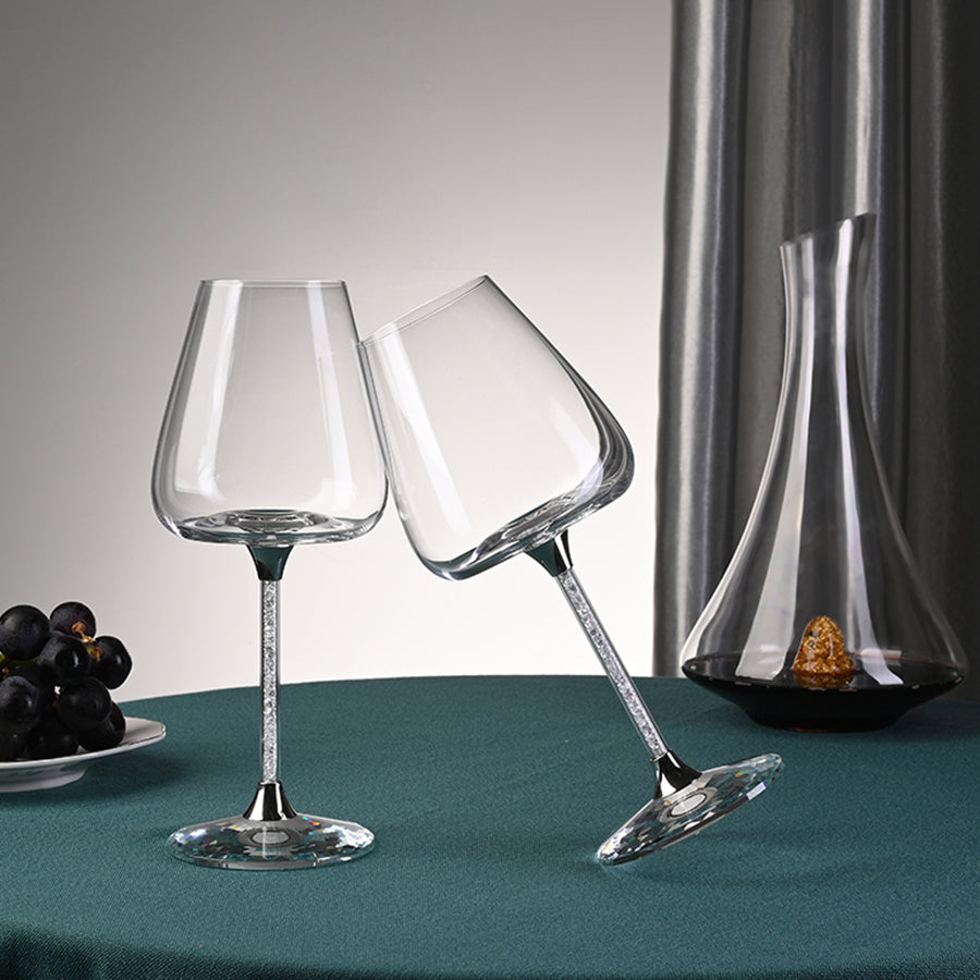 2 Wine Glasses with Apple-shaped Bowls