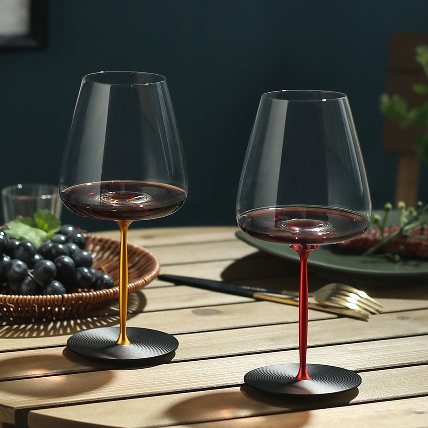2 Detachable Goblets , Dancing Wine Glasses