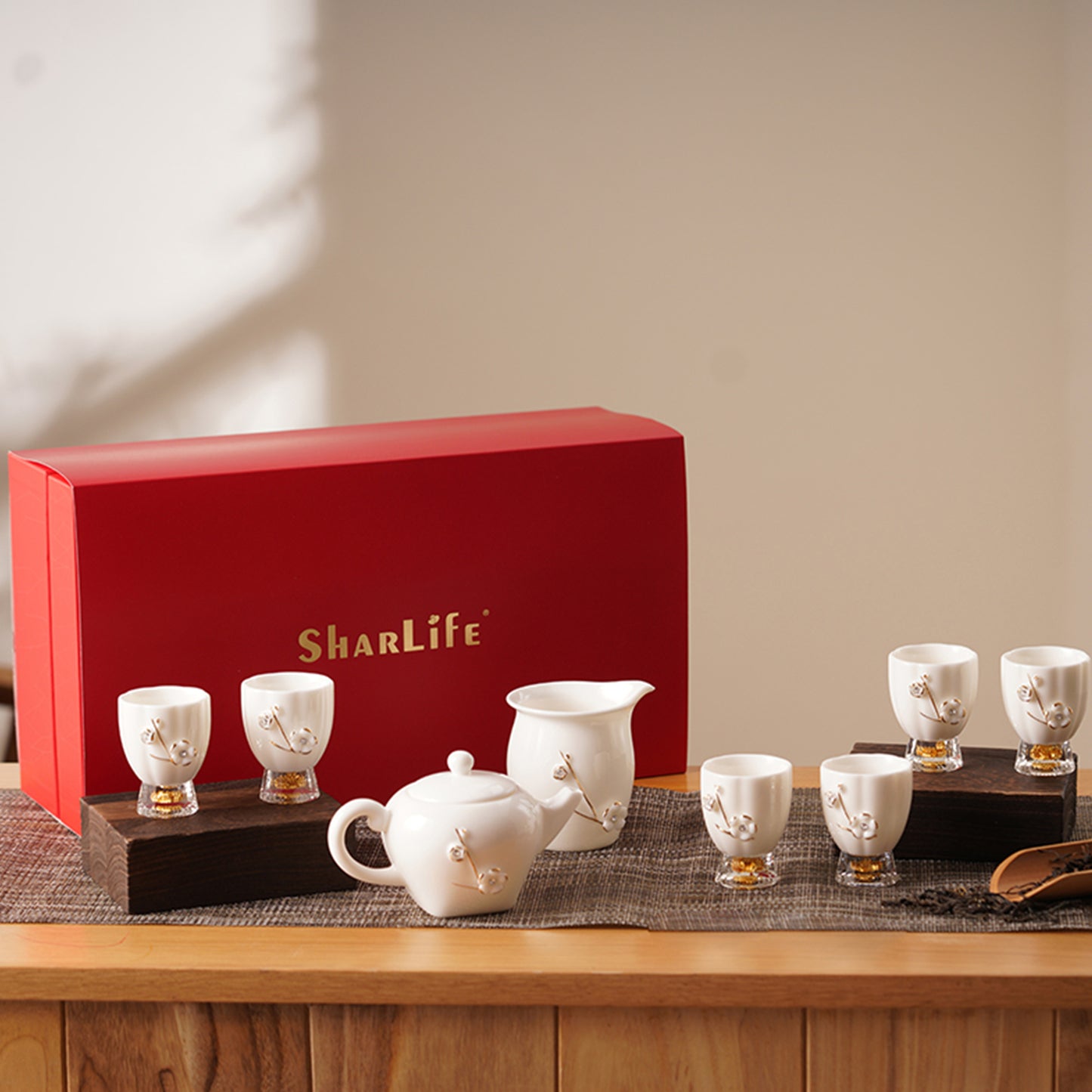 Flower Tea Cups Set with Crystal and Gold Foil